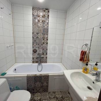 Продается 1-комнатная квартира, 42 м²