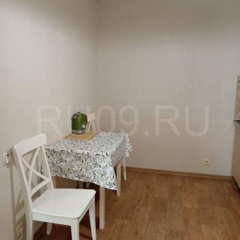 Продается 1-комнатная квартира, 40 м²