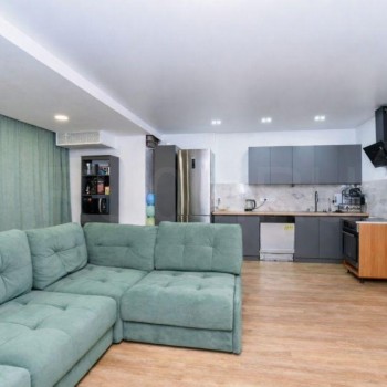 Продается 2-х комнатная квартира, 73 м²