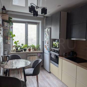 Продается Многокомнатная квартира, 79 м²