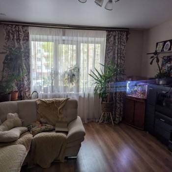 Продается Многокомнатная квартира, 79 м²