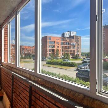 Продается 1-комнатная квартира, 42 м²