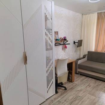 Продается Многокомнатная квартира, 81 м²