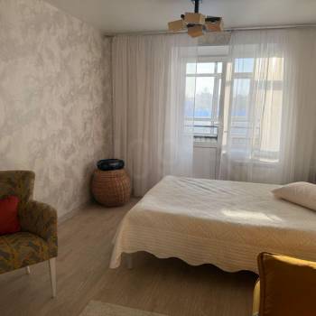 Продается 1-комнатная квартира, 42 м²