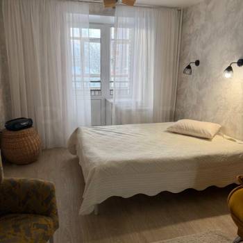 Продается 1-комнатная квартира, 42 м²