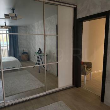 Продается 1-комнатная квартира, 42 м²