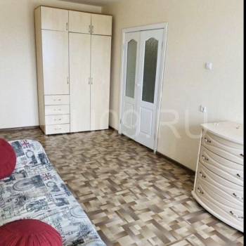 Продается 1-комнатная квартира, 35 м²