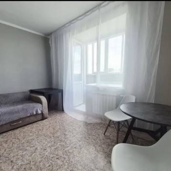Продается 1-комнатная квартира, 40 м²