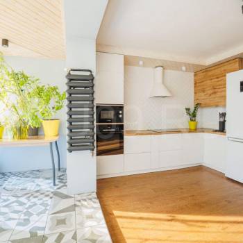 Продается 2-х комнатная квартира, 56 м²