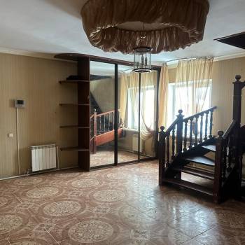 Продается Дом, 450 м²