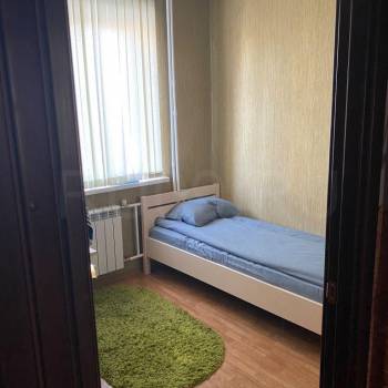 Продается Многокомнатная квартира, 70 м²