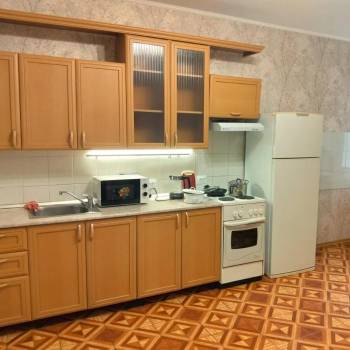 Сдается 2-х комнатная квартира, 76 м²