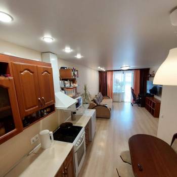 Продается 1-комнатная квартира, 53 м²