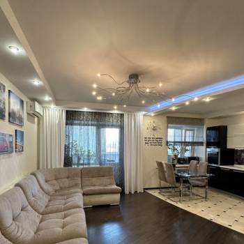 Продается Многокомнатная квартира, 107 м²