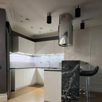 Сдается 1-комнатная квартира, 65 м²