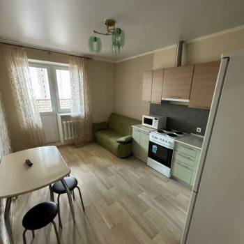 Сдается 1-комнатная квартира, 42 м²