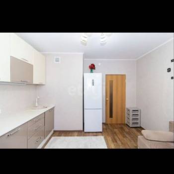 Продается 1-комнатная квартира, 42,3 м²
